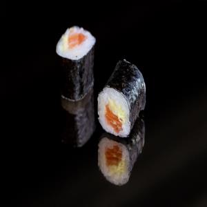 102 Sake Avocado Maki