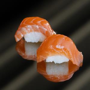 89 Sake Nigiri